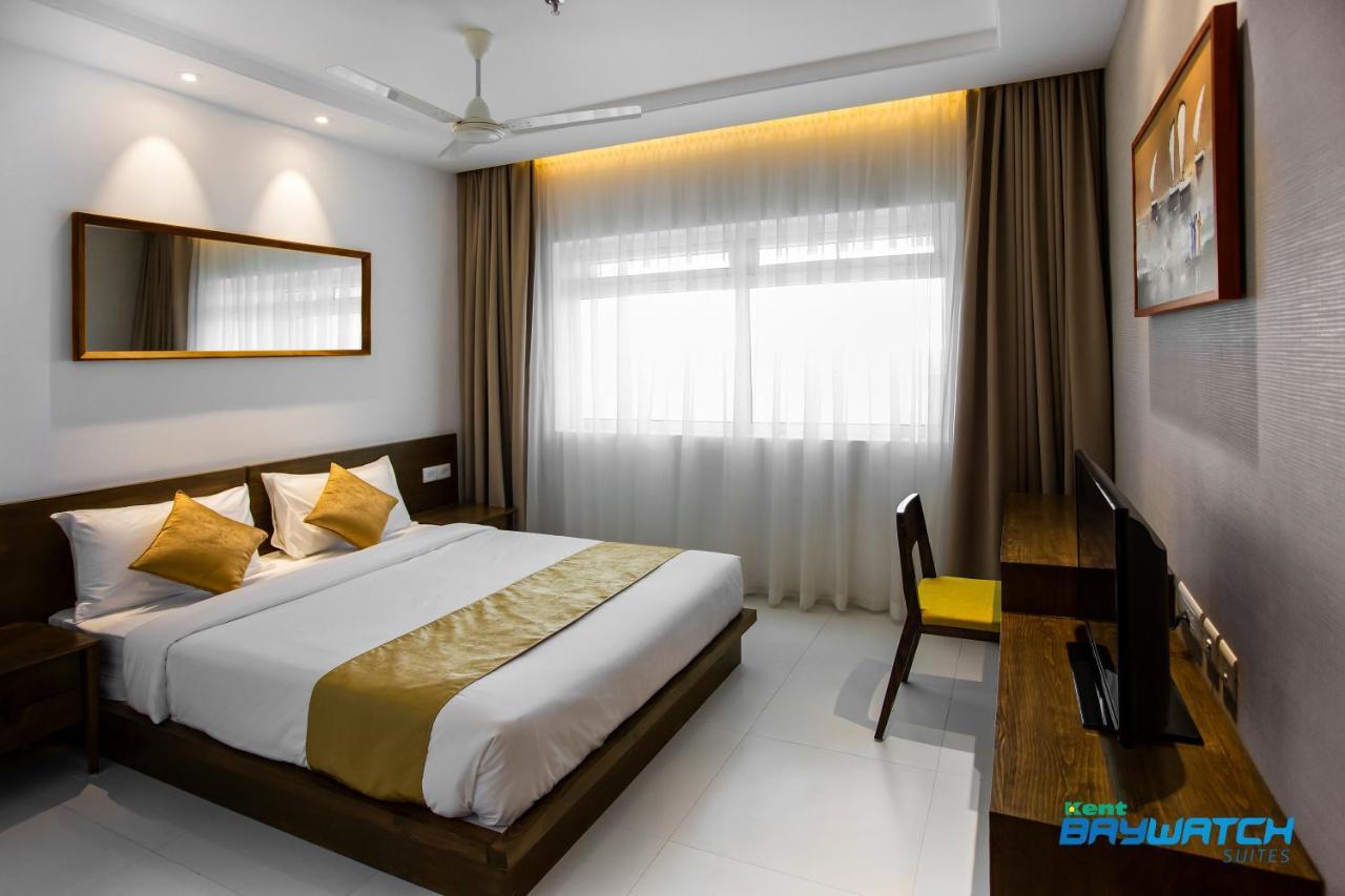 Kent Baywatch Suites Kochi Bagian luar foto