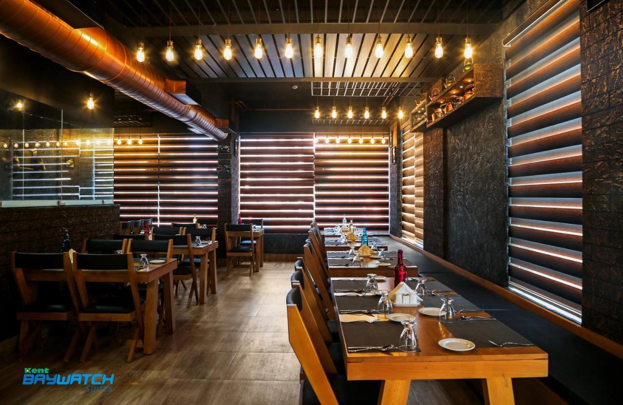 Kent Baywatch Suites Kochi Bagian luar foto